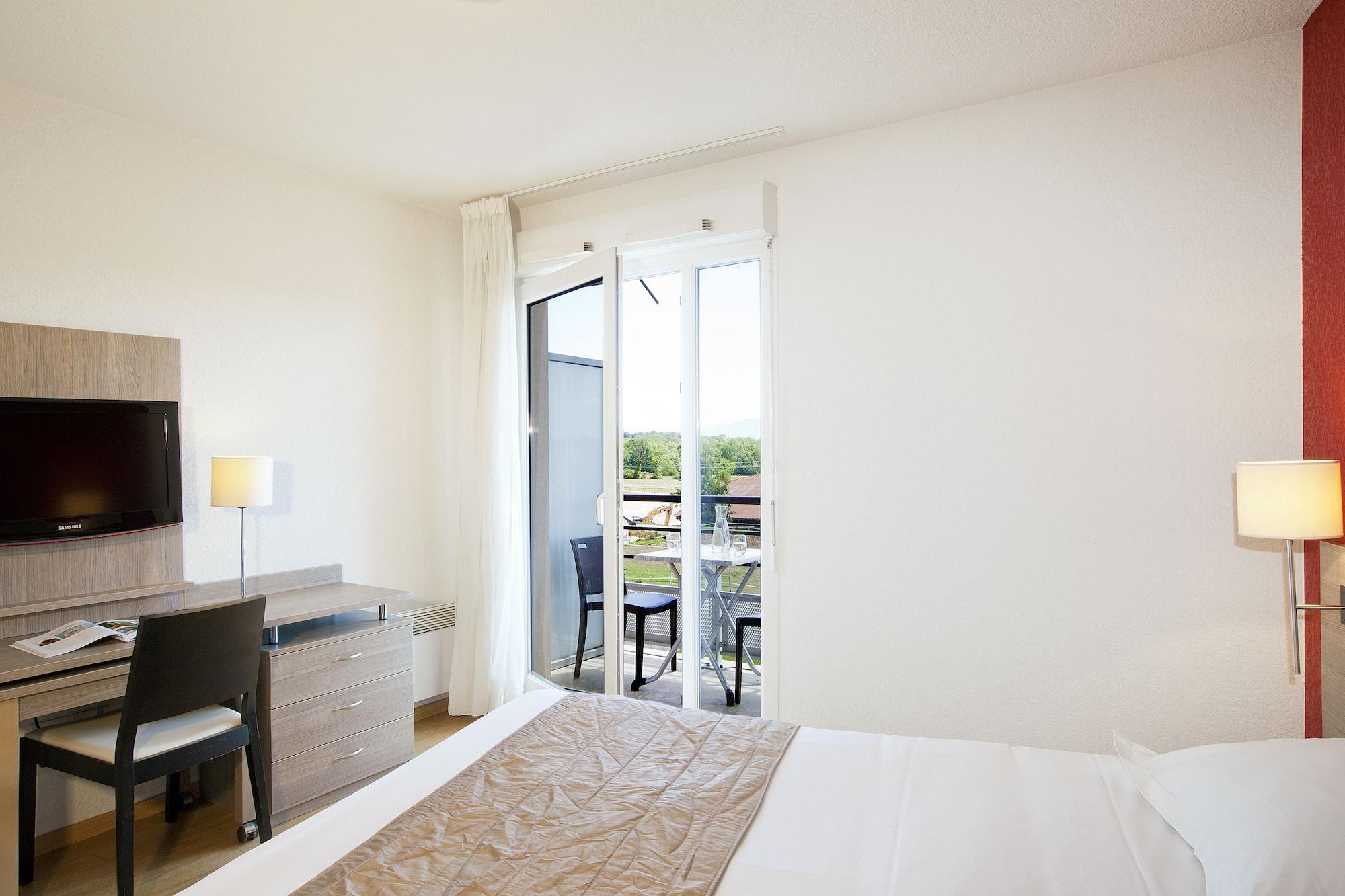 Sejours & Affaires Geneve Gex Les Rives Du Leman Aparthotel Exterior photo