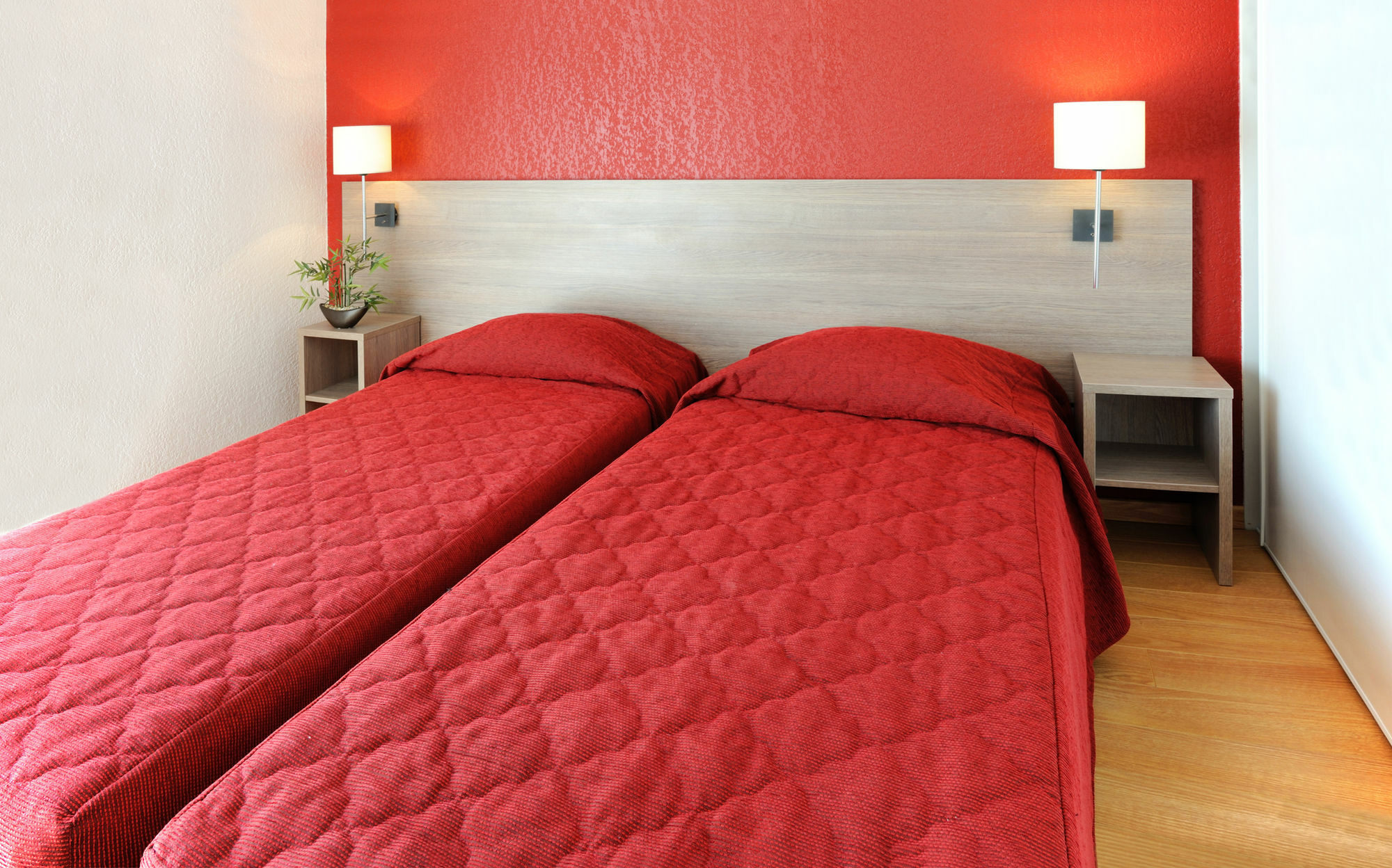Sejours & Affaires Geneve Gex Les Rives Du Leman Aparthotel Exterior photo